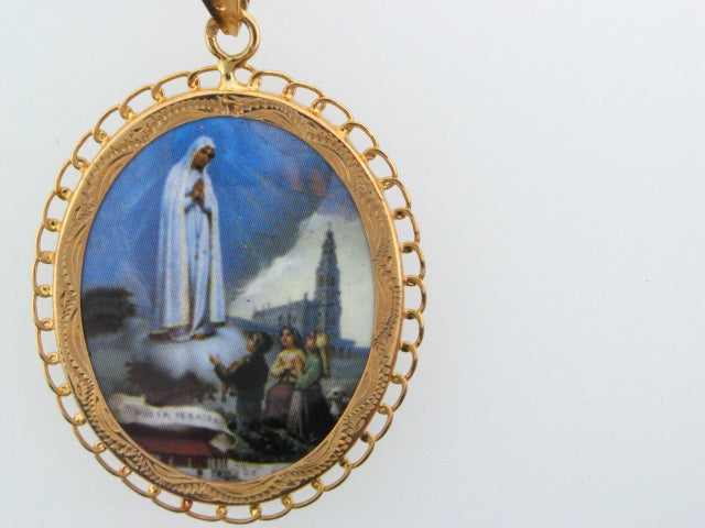 ZMD30F - 19.2k Portug.Gold Enamel "Our Lady of Fátima" Double Face Medal - 34x27.5mm - Columbia Jewelers, Fall River, Massachusetts, USA